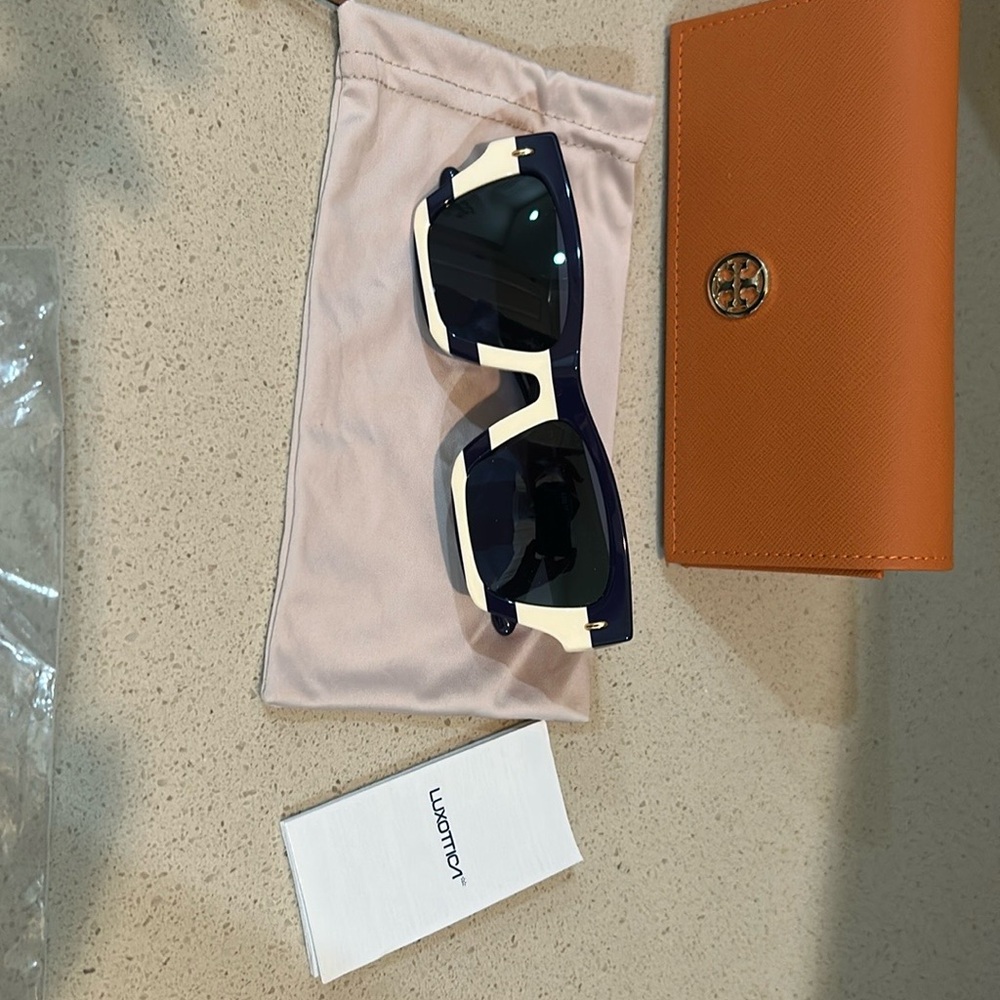 Tory Burch Striped Navy and Cream Sunglasses - Picture 8 of 9
